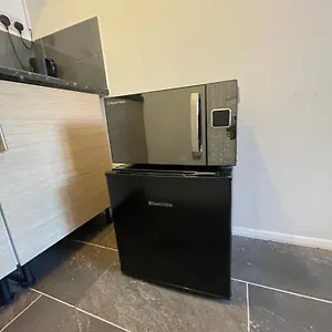  Apartment Fantastic Studio, Private Bathroom And Mini Kitchen. United Kingdom